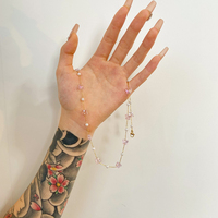 Bijoux faits à la main étanches en acier inoxydable plaqué or 18 carats papillons roses imitation perle breloques collier ras du cou pour femmes