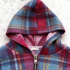 Sudadera con capucha vintage de algodón lavado, estilo patchwork, a cuadros, con hombros caídos y cremallera completa, de peso pesado, con cuello con capucha. - Product Image 2