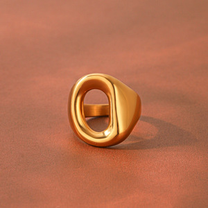 Bague en acier inoxydable plaqué or, design irrégulier et creux, simple et polyvalente, pour femme, cadeau de fête, exclusivité transfrontalière - Product Image 3