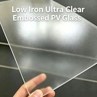 La plaque de protection du module solaire protège le verre, avec un maillage gaufré sur la surface pour augmenter la transparence