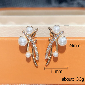 Orecchini a Perno con Nappine a Linea Incrociata Ispirati alle Perle Barocche per Donna, Gioielli Eleganti alla Moda, Vendita all'Ingrosso - Product Image 5