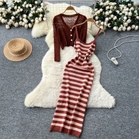 Ensemble 2 pièces élégant pour femme : Cardigan en maille ajourée à manches longues et robe, style délicat