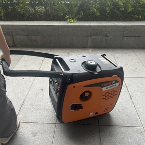 เครื่องกำเนิดไฟฟ้าอินเวอร์เตอร์แบบพกพา 5.5KW เงียบพิเศษ ใช้เชื้อเพลิงเบนซิน กำลังไฟ 7000 วัตต์ สำหรับรถบ้าน แคมป์ปิ้ง และการใช้ชีวิตแบบออฟกริด - Product Image 4