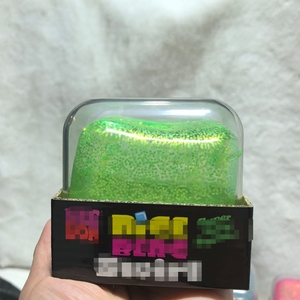 ของเล่นบีบสี่เหลี่ยมขนาดใหญ่ 8.3 ซม. แบบใหม่ บีบแล้วคืนตัวช้า ช่วยคลายเครียด - Product Image 3