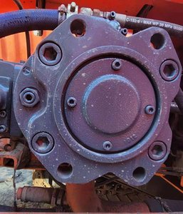 รถขุดตีนตะขาบ Doosan Dh300lc-7 มือสอง ขนาด 30 ตัน พร้อมเครื่องยนต์และเกียร์ Isuzu น้ำหนัก 29.7 ตัน บุ้งกี๋ขนาด 1.27 เมตร ระบบไฮดรอลิก PLC และเกียร์ - Product Image 4