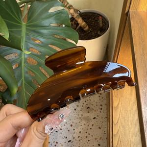 ตัวเลือกสีหลากหลาย ดีไซน์ทันสมัย กิ๊บติดผมอะซิเตทสำหรับผู้หญิงขนาด 10.5 ซม. กิ๊บแบบคลาสสิก กิ๊บหนีบผมอะซิเตทสุดหรู - Product Image 6