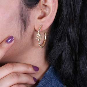 Suministro directo de fábrica chapado en oro plata esterlina 925 OM aro pendiente joyería para mujer - Product Image 3