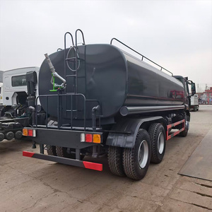 Camion-citerne à eau Sinotruck Howo d'occasion, réservoir de 20000 L, 10 roues, en vente - Product Image 4
