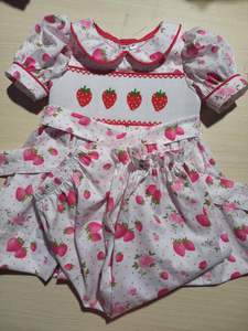 Robes smockées brodées à la main de style boutique de haute qualité pour filles, motif fraise, été, jolies robes en coton à pois, style Bishop - Product Image 5