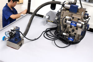 Produsen Cina 2500Ton pelat pintu baja mesin Embossing <span class=keywords><strong>dor</strong></span> dijual - Product Image 6