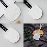 Diffuseur de parfum en pierre de gypse blanche personnalisée, pendentif diffuseur d'huiles essentielles longue durée pour intérieur et voiture