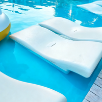 Chaise longue de piscine en fibre de verre résistante aux UV, lit de soleil flottant ergonomique en forme de S, design moderne, services de pliage/découpe pour piscine