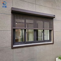 Stores Enrouleurs Motorisés Automatiques en Alliage d'Aluminium Sur Mesure avec Isolation Thermique, Design Moderne pour Villa, Salon et Hôtel