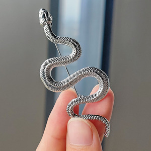 Gran oferta, broche de serpentina personalizado, serpiente, bonita moda creativa, Pin de solapa de esmalte suave, artesanías de Metal para regalo - Product Image 2
