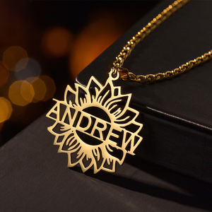 Collar personalizado con nombre, colgante de letras huecas de girasol, collar de acero inoxidable para mujeres y hombres Uionen 2136 - Product Image 3
