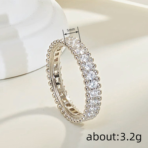 Anillo decorativo minimalista brillante con circonita incrustada, delicado y elegante adorno para el dedo para mujer, para uso diario. - Product Image 3