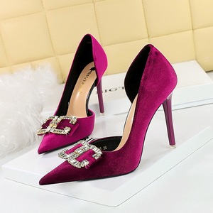 Sandales compensées de mariée élégantes et sexy à bout pointu, décorations en cristal, design respirant et antidérapant, haute durabilité, talon de 7 cm - Product Image 2