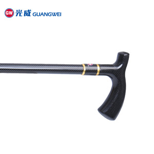 Bastón de fibra de carbono Guangwei de 43.3 pulgadas con altura ajustable para personas mayores, senderismo y camping - Product Image 4