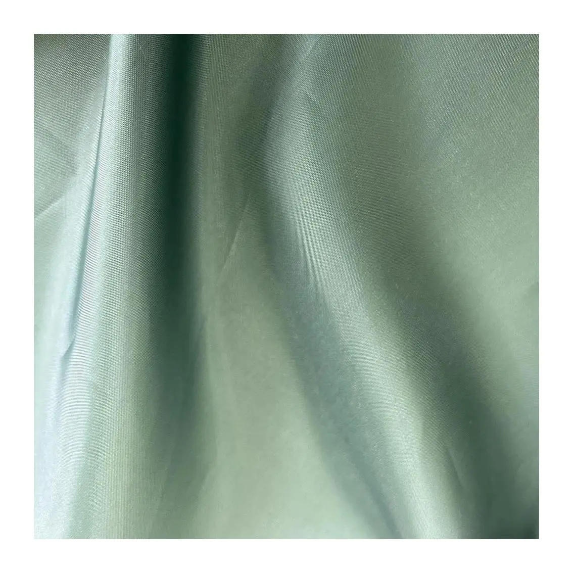 Rulo başına toptan ve iyi fiyat 75 Gram 100% Polyester tafta tela yeşil renk kumaş
