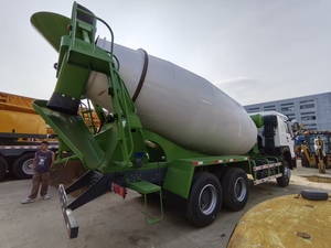 Camión Mezclador de Concreto CNHTC SINOTRUK Usado, Diez Ruedas, Bajo Número de Horas de Trabajo, Ahorro de Combustible, Envío Inmediato para Construcción - Product Image 3