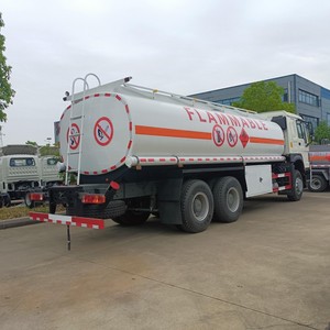 รถบรรทุกน้ำมันเคลื่อนที่ HOWO 6x4 25000 ลิตร พร้อมปั๊มน้ำมันดีเซล สำหรับงานเหมืองและก่อสร้าง - Product Image 5