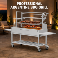 Grill argentin en acier inoxydable robuste, mobile, type Santa Maria, barbecue au charbon de bois avec revêtement en briques réfractaires pour restaurant