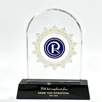 Service de personnalisation de trophées de cérémonie professionnels, trophée en cristal, trophée en verre, adapté aux événements professionnels, sportifs et annuels