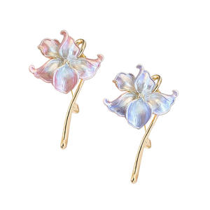 Broche Lotus de Luxe avec Strass Colorés, Broche Tempéramentale pour Femme, Accessoires de Bijouterie de Haute Qualité - Product Image 1