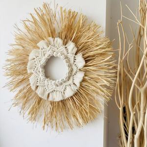 مكرمية منسوجة يدويًا بتصميم دائري شائع على شكل رافيا معلقة على الحائط ، فن للمكتب ، الفندق ، الإقامة المنزلية - Product Image 2