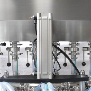 Línea de Llenado de Bebidas Carbonatadas Líquidas con Control PLC Totalmente Automático, Máquina de Tapado y Etiquetado de Agua Pura - Product Image 6
