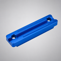 Bloque de Precisión para Guía de Cadena de Motocicleta, Fresado CNC de 4 Ejes, Aleación de Aluminio 7075, Acero Inoxidable, Anodizado Azul, Resistente al Desgaste
