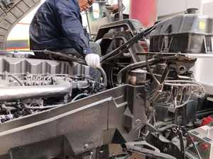 Camion à benne basculante HINO 700 d'occasion en bon état, fabriqué au Japon - Product Image 3