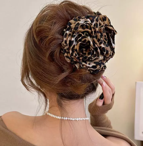 Pinza para el pelo con estampado floral <span class=keywords><strong>de</strong></span> leopardo, con cierre, para diadema grande con forma <span class=keywords><strong>de</strong></span> tiburón para la parte posterior <span class=keywords><strong>de</strong></span> la cabeza, para otoño/invierno, para mujer - Product Image 3