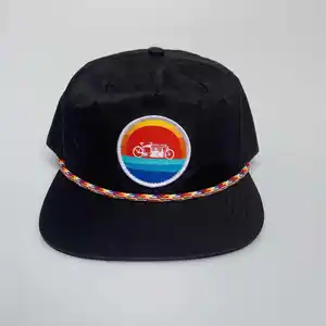 Großhandel Custom Black Patch Logo 5 Panel Satin Hut unstrukturiert l Gorra Snapback Cap mit Schnur Seil