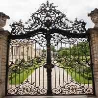 Porte d'entrée principale extérieure de luxe en fer forgé, décorative, avec motifs de portails en fer, pour maison de campagne et jardin