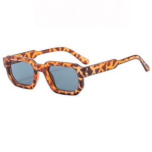 Nouvelles <span class=keywords><strong>lunettes</strong></span> <span class=keywords><strong>de</strong></span> soleil <span class=keywords><strong>pour</strong></span> femmes <span class=keywords><strong>de</strong></span> style rétro européen américain, simples, haut <span class=keywords><strong>de</strong></span> gamme, carrées, petites, en PC, colorées, protection UV400 - Product Image 4