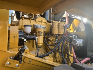 Chargeuse sur pneus CAT 966H d'occasion, système hydraulique à détection de charge, engin lourd pour l'exploitation minière et les travaux de terrassement, stock disponible pour l'exportation. - Product Image 2