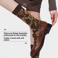 Chaussettes mi-mollet en coton gaufré à motif floral vintage, chaussettes à deux doigts pour femmes, idéales pour les tenues rétro quotidiennes et les styles de bureau