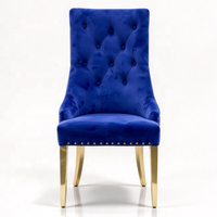Fauteuil d'appoint en velours bleu roi capitonné avec accents en acier inoxydable doré pour mariage