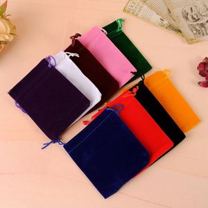Pochette cadeau noire 20*30cm (7.8*11.8 pouces) en velours avec logo personnalisé pour bijoux - Expédition rapide - Product Image 3