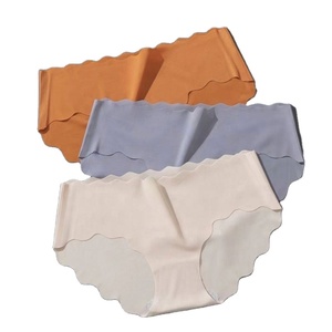 Braguitas de seda helada sin costuras de cintura media onduladas sexys para mujer - Product Image 2