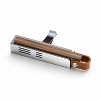 Désodorisant voiture clip aération, métal et bois, parfum naturel, senteur longue durée, design minimaliste luxueux, universel