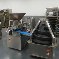Machine de division et d'arrondissement de pâte continue à grande échelle, 8000 pièces/heure, équipement de segmentation de pâte de 15 à 500 g