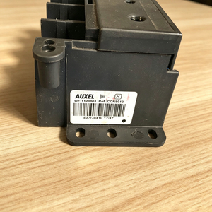 Convertisseur de fréquence série ATV610-630, sortie 30-37-45 kW, bornier de circuit principal (plastique) - Product Image 2