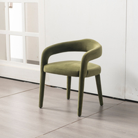 Chaise de salle à manger en velours avec design ergonomique, luxe somptueux et tissu texturé, expérience de repas élégante et captivante