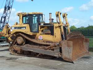 Topadora Cat D8R Usada Confiable con Motor y Caja de Cambios - Capacidad de Topado de 7.5m, Potencia de 320HP, Productividad Comprobada en Condiciones Difíciles - Product Image 2