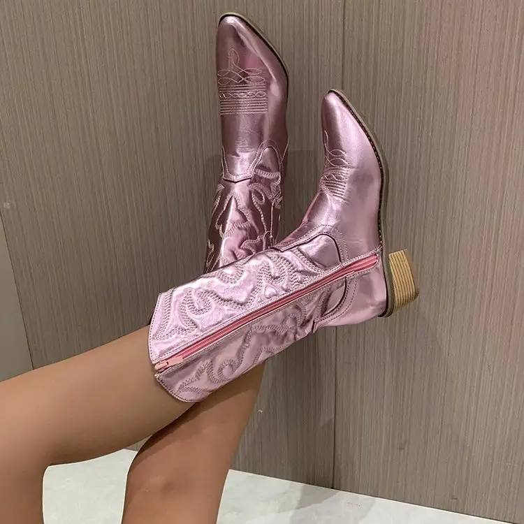 Offre Spéciale Cowgirl bottes femmes 2023 brodé bout pointu chaussures à talons empilés mi-mollet à la mode Cowboy bottes pour femmes