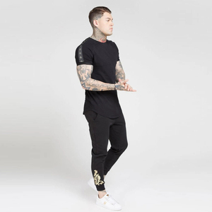 เสื้อยืดแขนสั้น 170GSM โพลีเอสเตอร์ น้ำหนักเบา เหมาะสำหรับออกกำลังกายในฤดูร้อน รับผลิตตามแบบ OEM แบรนด์ส่วนตัว โรงงานผู้ผลิต - Product Image 3