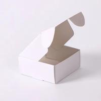 Boîtes d'expédition pliables en papier, petit format, chocolat noir et blanc, prix raisonnable, logo personnalisé, forme carrée