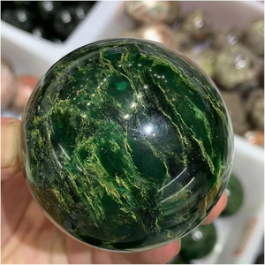 Esfera de Esmeralda Tallada a Mano, Cristal Natural Pulido, Artesanía Curativa, Decoración para el Hogar con Temas de Feng Shui y Mascotas, Venta al Por Mayor - Product Image 4